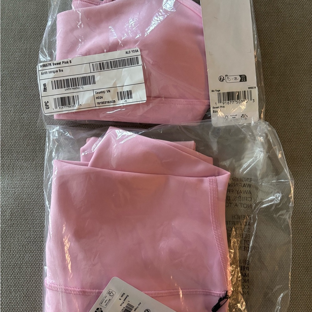 Alo yoga airlift sports bra and leggings set
